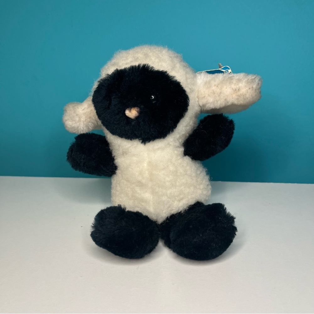 VTG Dakin 1981-1983 Lovey Lamb Plush Stuffed Animal W/ TAG 31-0091 Easter Dillys